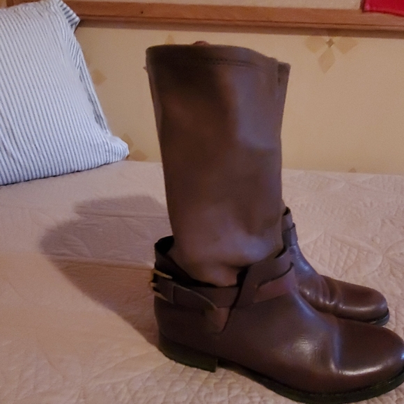 Bootz - Picture 2 of 3